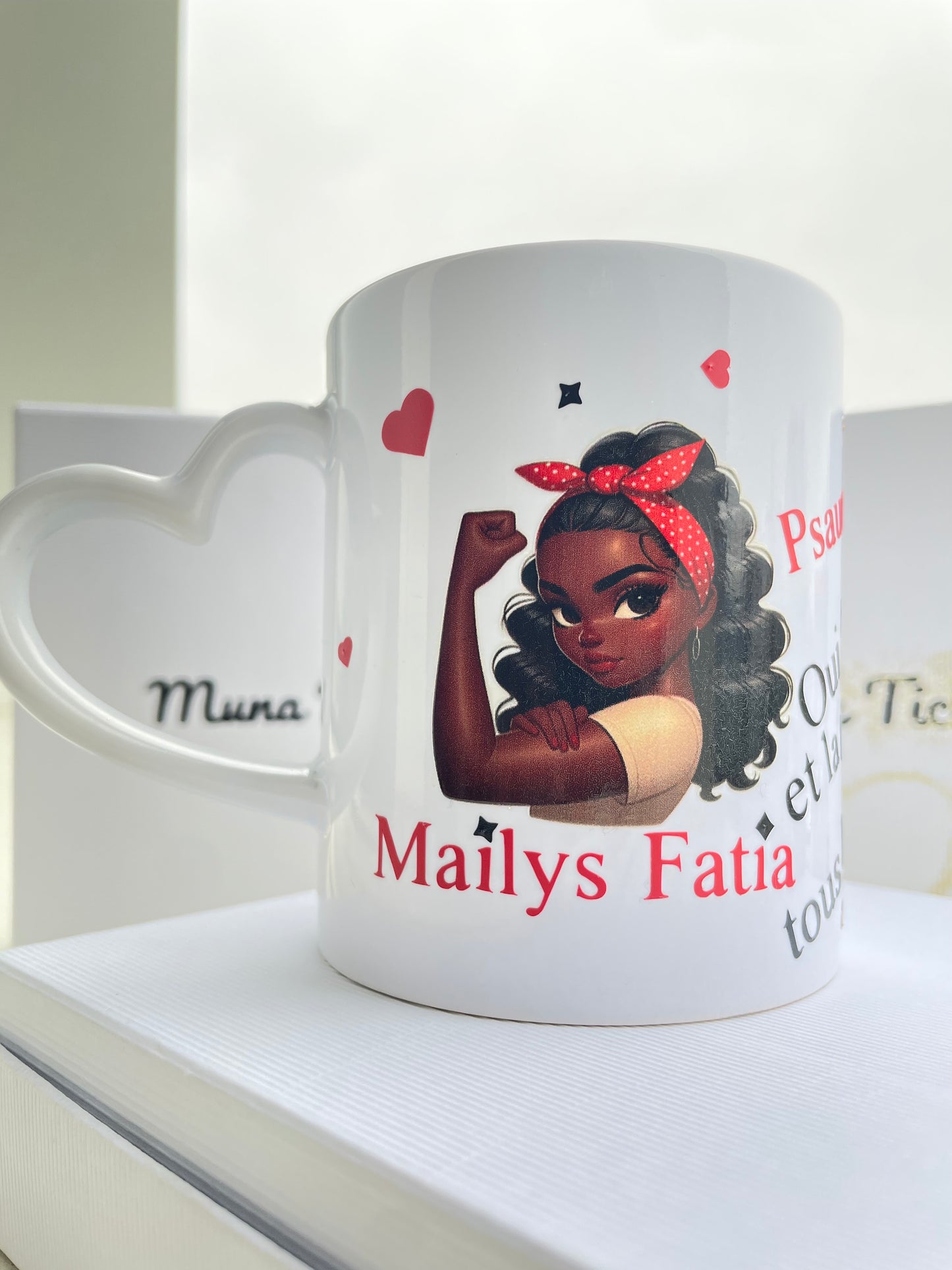 « LOVE » la tasse personnalisée qui célèbre l’amour, la force et la singularité.