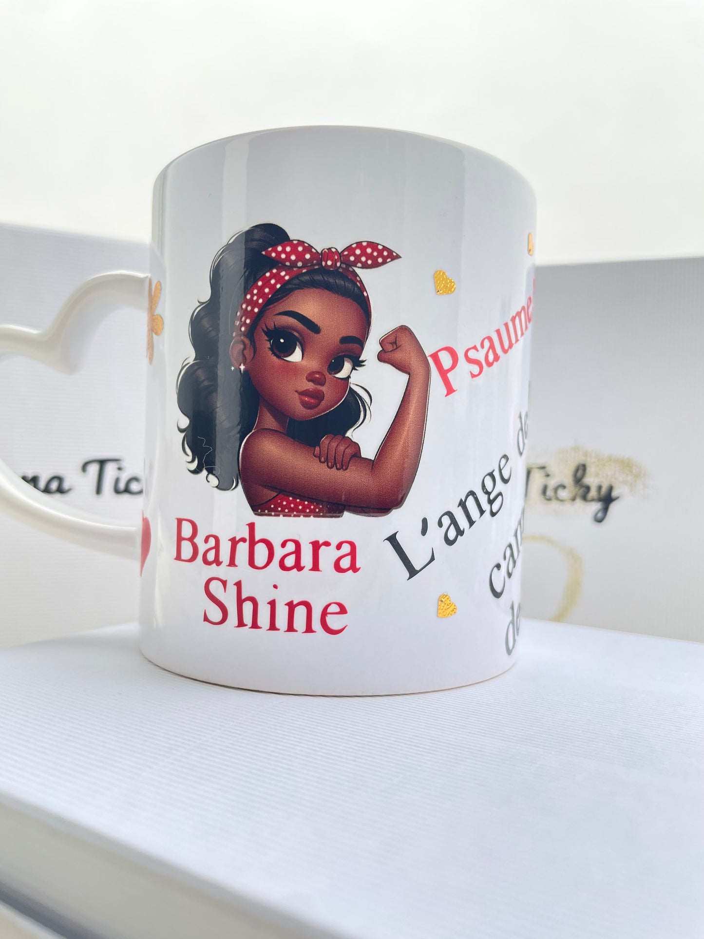 « LOVE » la tasse personnalisée qui célèbre l’amour, la force et la singularité.