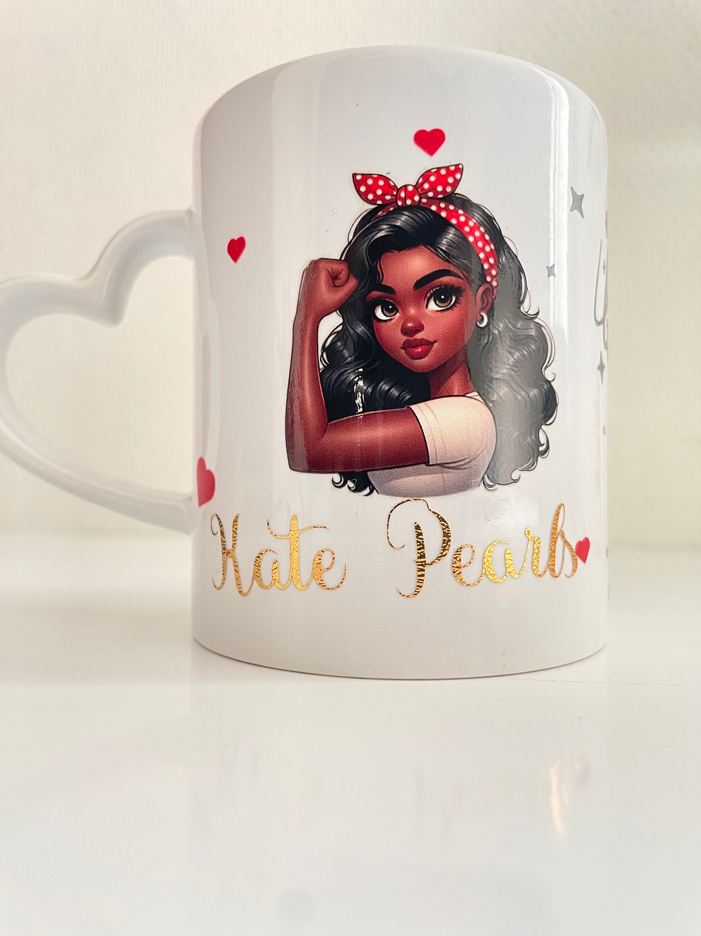 « LOVE » la tasse personnalisée qui célèbre l’amour, la force et la singularité.